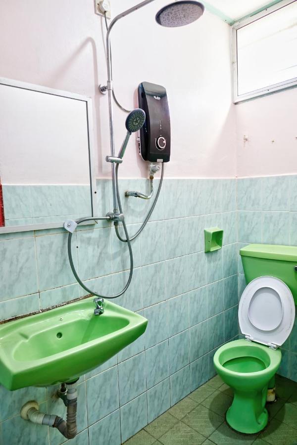 The Room Concept Homestay Kuah Exterior foto